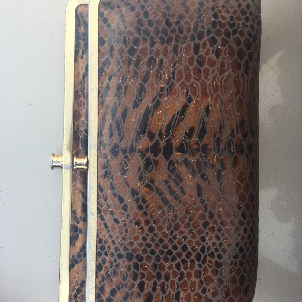 Hobo wallet I think tiger print like new